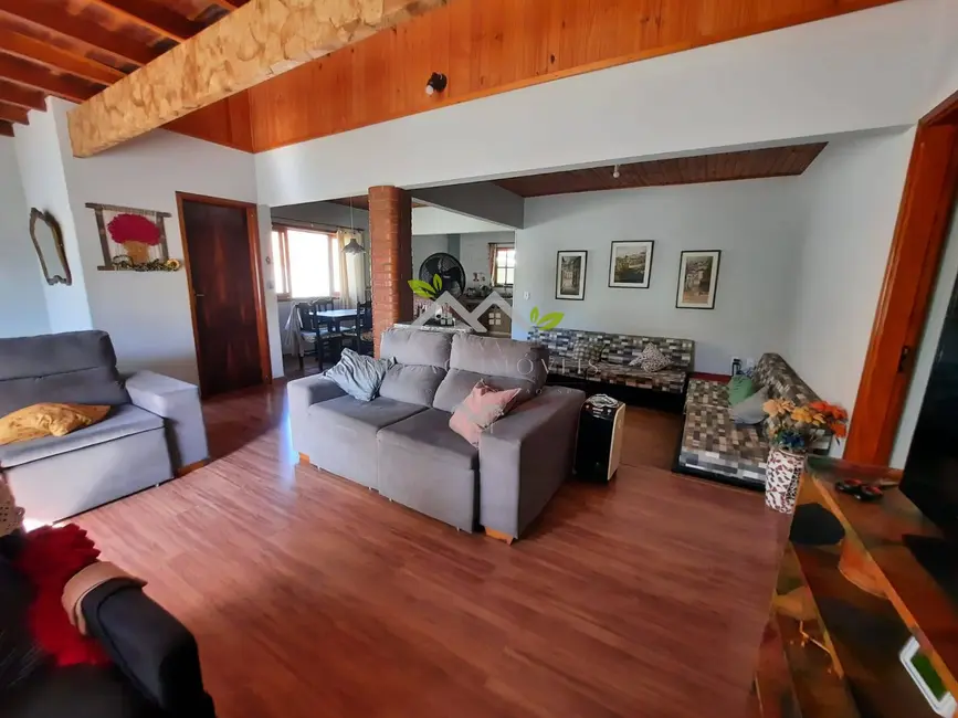 Foto 5 de Casa com 5 quartos à venda, 212m2 em Campos Do Jordao - SP