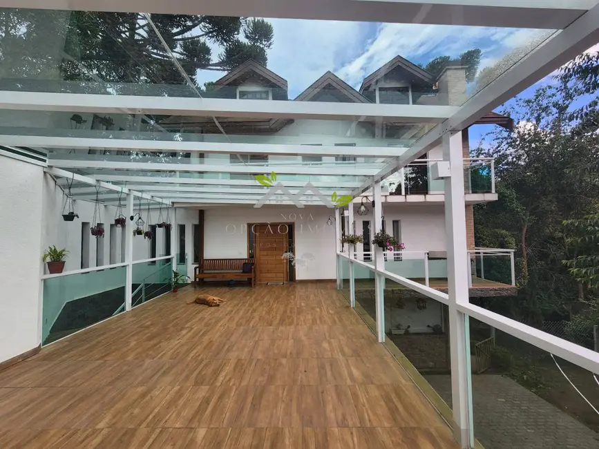 Foto 2 de Casa com 3 quartos à venda, 450m2 em Campos Do Jordao - SP