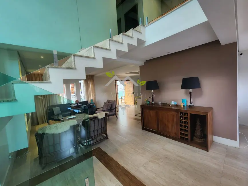 Foto 4 de Casa com 3 quartos à venda, 450m2 em Campos Do Jordao - SP