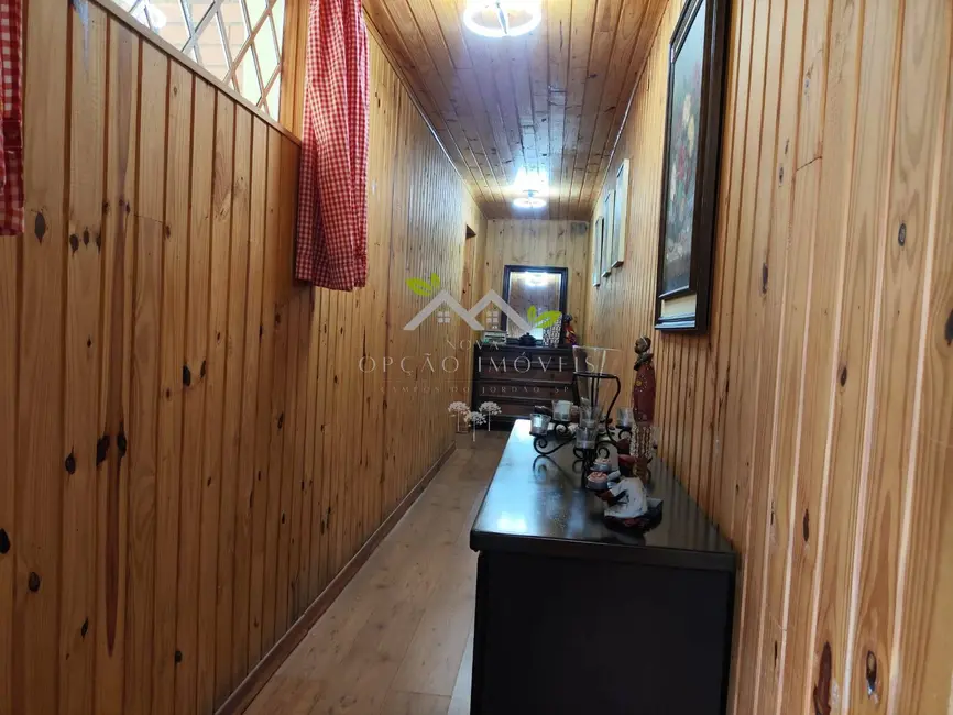 Foto 9 de Casa com 4 quartos à venda, 170m2 em Campos Do Jordao - SP