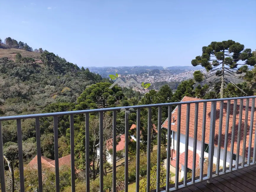 Casa com 4 quartos à venda, 220m2 em Campos Do Jordao - SP - imagem 3 Foto 3 de Casa com 4 quartos à venda, 220m2 em Campos Do Jordao - SP