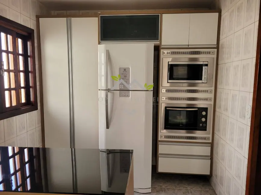 Foto 8 de Casa com 4 quartos à venda, 250m2 em Campos Do Jordao - SP