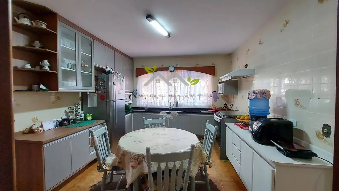 Casa com 3 quartos à venda, 305m2 em Campos Do Jordao - SP - imagem 7 Foto 7 de Casa com 3 quartos à venda, 305m2 em Campos Do Jordao - SP