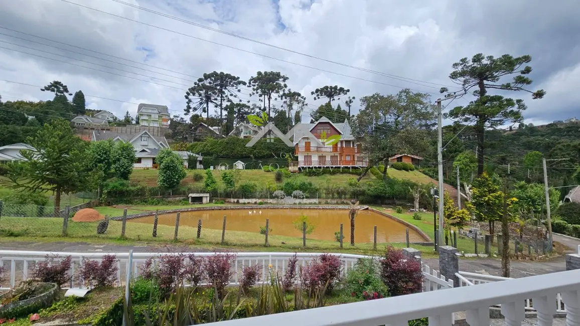 Foto 2 de Casa com 4 quartos à venda, 350m2 em Campos Do Jordao - SP