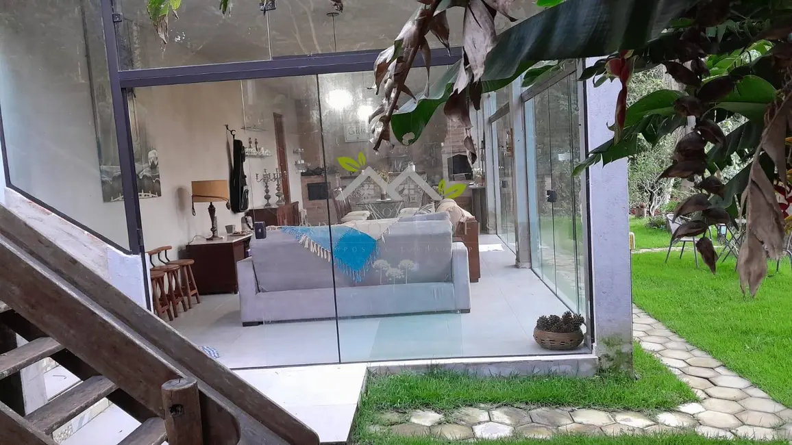 Foto 9 de Casa à venda em Campos Do Jordao - SP