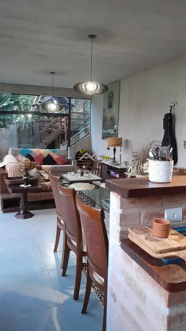 Foto 8 de Casa à venda em Campos Do Jordao - SP