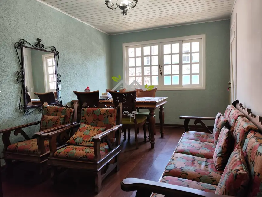 Foto 3 de Casa com 2 quartos à venda, 200m2 em Campos Do Jordao - SP