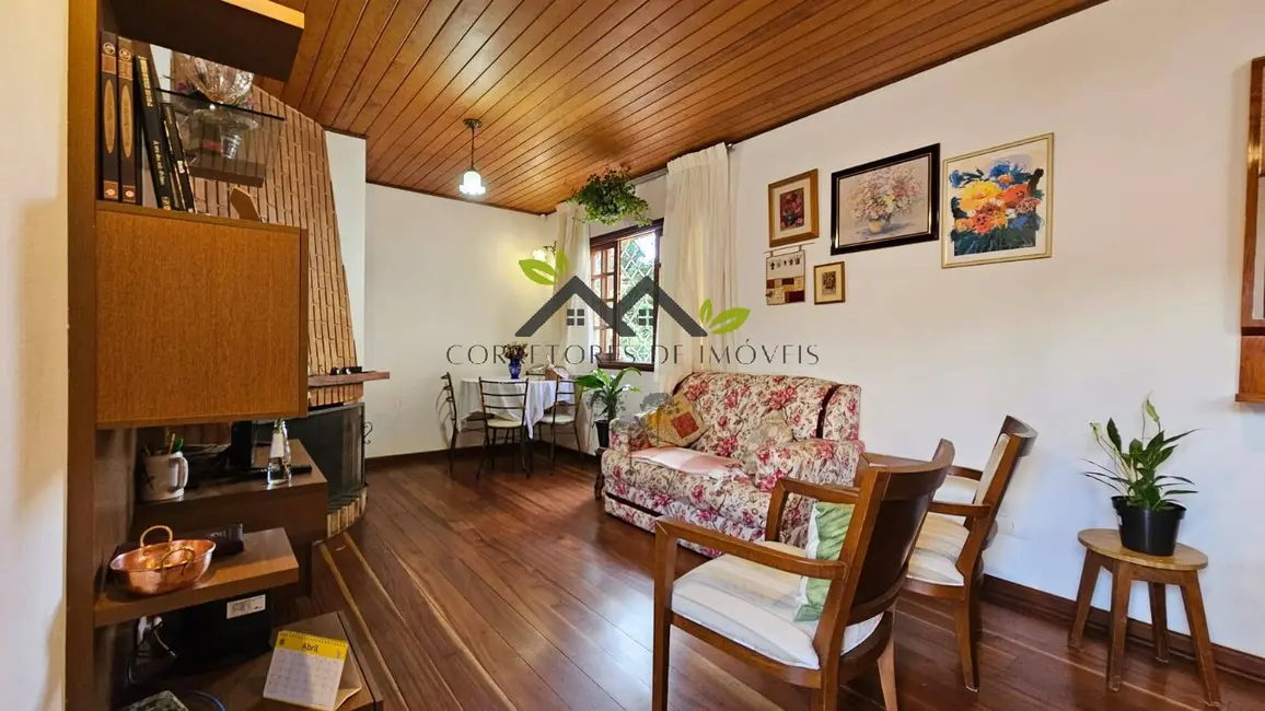 Foto 7 de Casa com 3 quartos à venda, 144m2 em Campos Do Jordao - SP