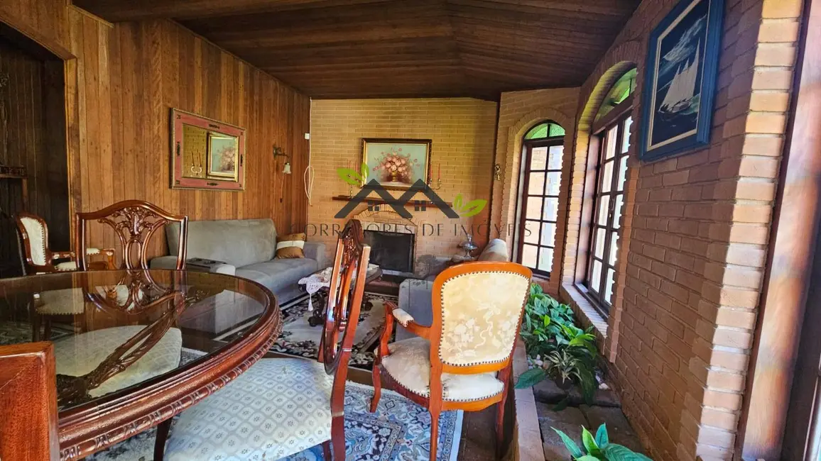 Foto 4 de Casa com 3 quartos à venda, 400m2 em Campos Do Jordao - SP