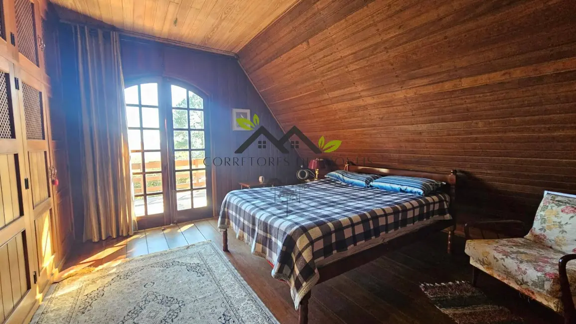 Foto 9 de Casa com 3 quartos à venda, 400m2 em Campos Do Jordao - SP