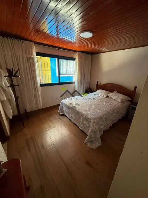 Foto 9 de Casa com 3 quartos à venda, 182m2 em Campos Do Jordao - SP