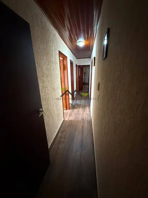 Foto 6 de Casa com 3 quartos à venda, 182m2 em Campos Do Jordao - SP