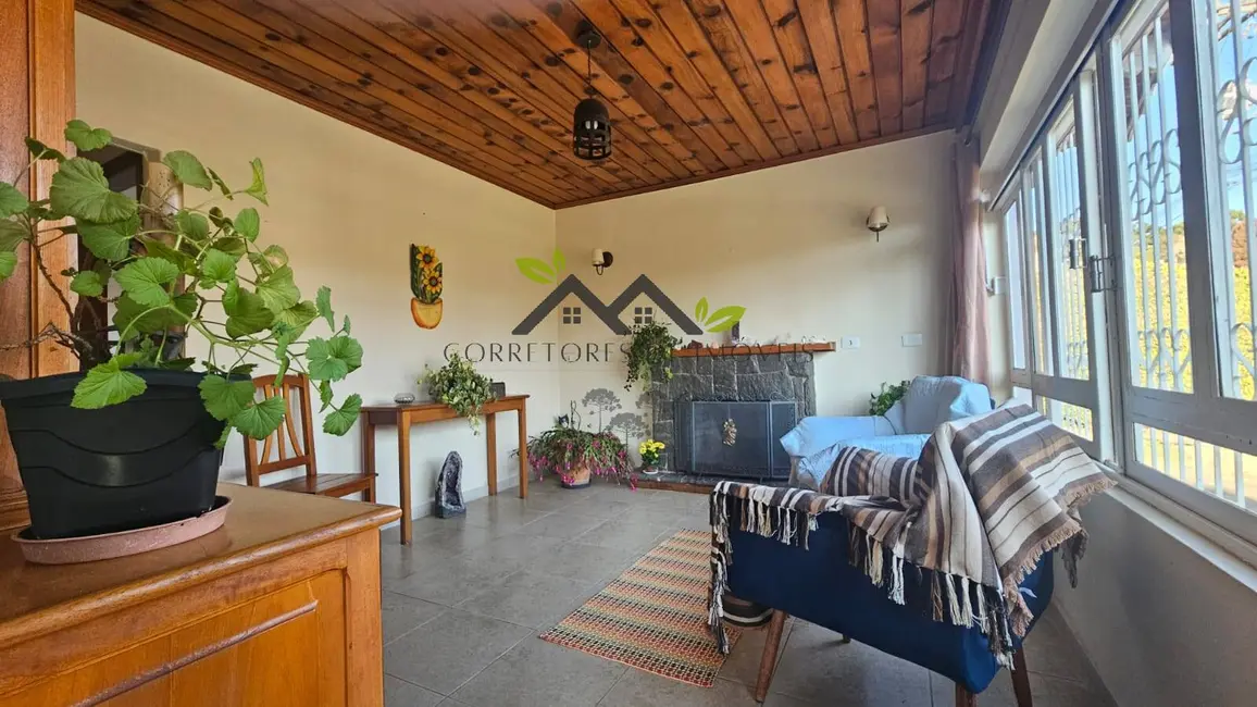 Foto 4 de Casa com 3 quartos à venda, 105m2 em Campos Do Jordao - SP