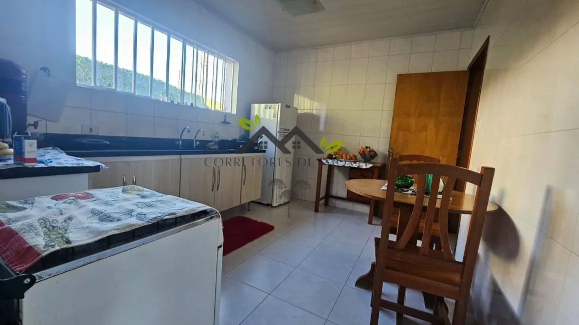 Foto 7 de Casa com 3 quartos à venda, 105m2 em Campos Do Jordao - SP