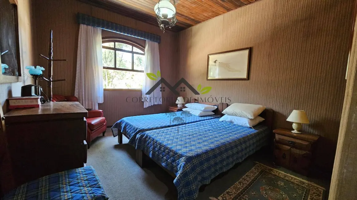 Foto 9 de Casa com 3 quartos à venda, 250m2 em Campos Do Jordao - SP