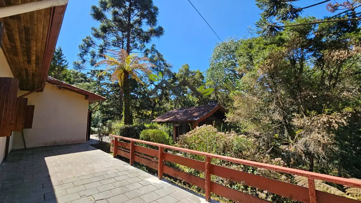 Foto 2 de Casa com 3 quartos à venda, 250m2 em Campos Do Jordao - SP