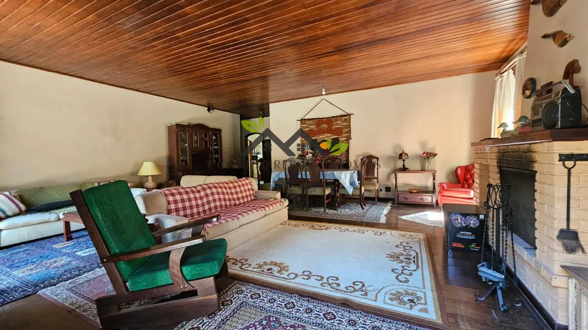 Foto 5 de Casa com 3 quartos à venda, 250m2 em Campos Do Jordao - SP