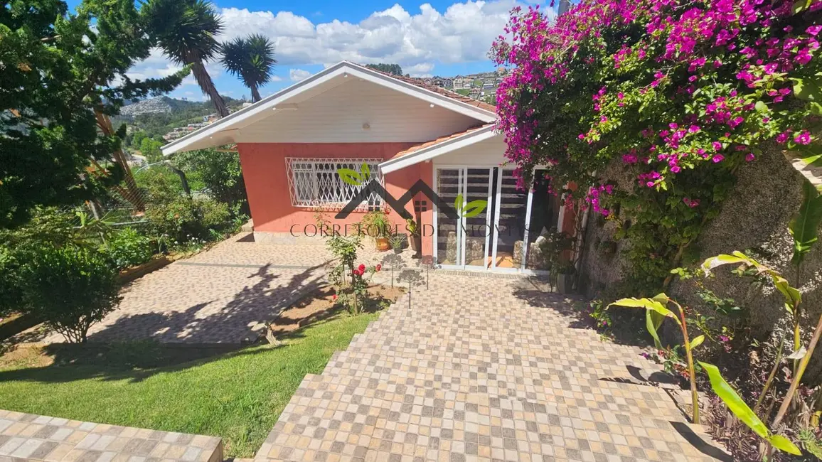 Foto 1 de Casa com 3 quartos à venda, 160m2 em Campos Do Jordao - SP