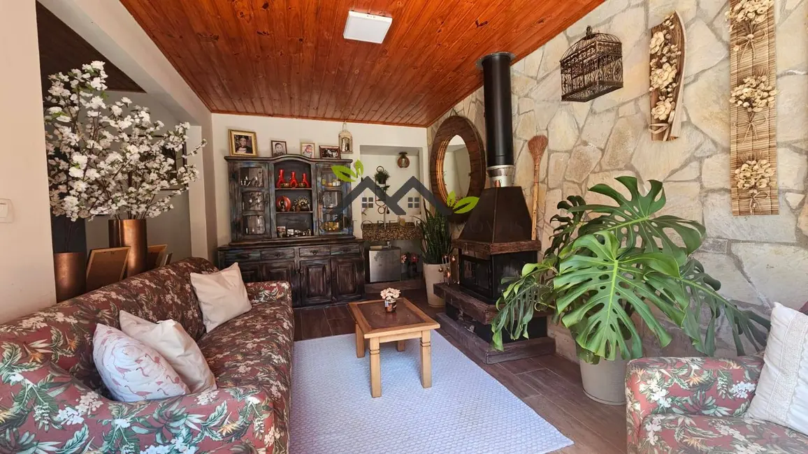 Foto 6 de Casa com 3 quartos à venda, 160m2 em Campos Do Jordao - SP