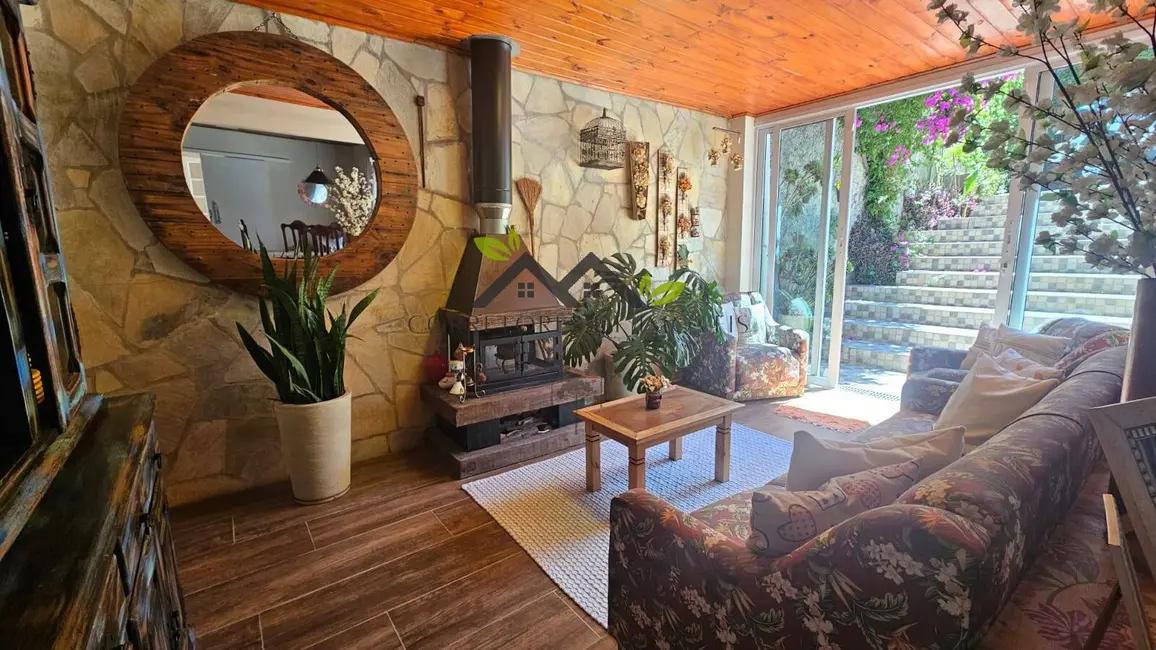 Foto 5 de Casa com 3 quartos à venda, 160m2 em Campos Do Jordao - SP