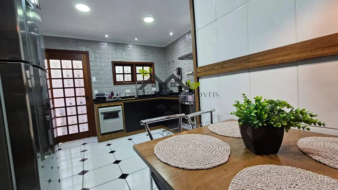 Foto 7 de Casa com 2 quartos à venda, 142m2 em Campos Do Jordao - SP