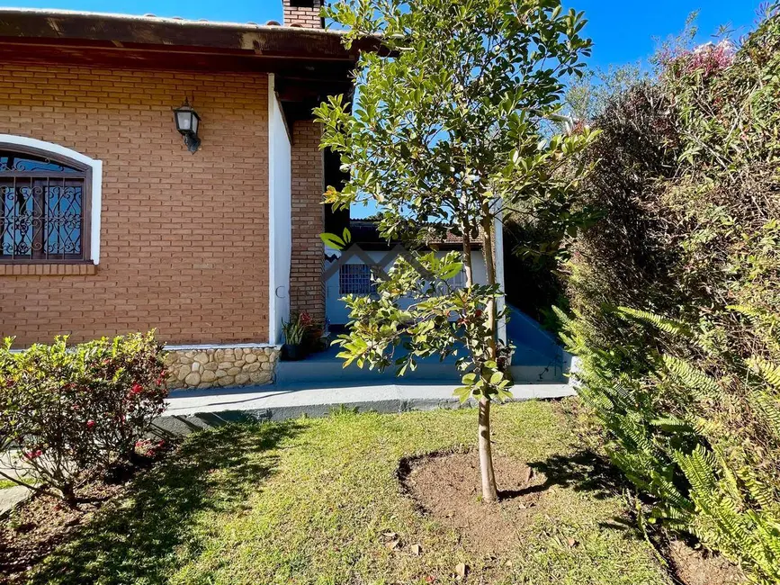 Casa com 2 quartos à venda, 162m2 em Campos Do Jordao - SP - imagem 4 Foto 4 de Casa com 2 quartos à venda, 162m2 em Campos Do Jordao - SP