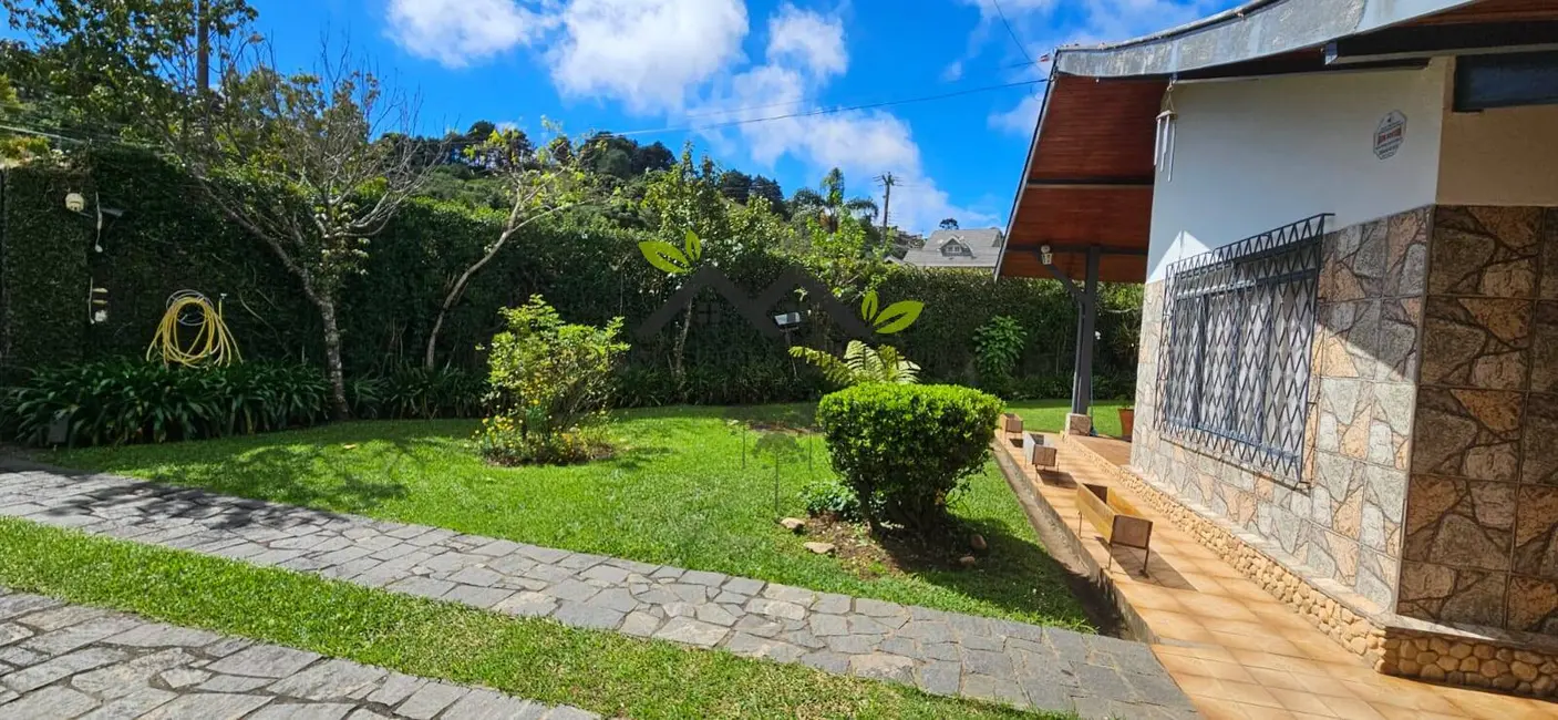 Foto 4 de Casa com 3 quartos à venda, 200m2 em Campos Do Jordao - SP