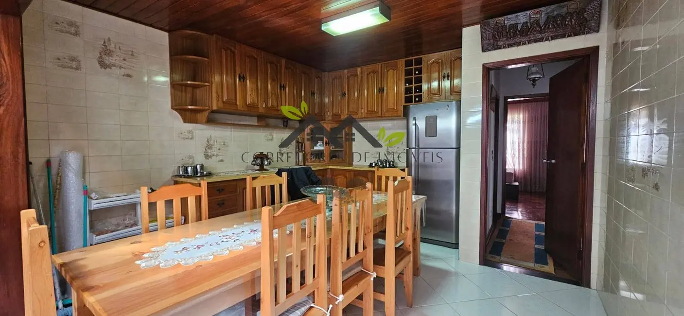 Foto 8 de Casa com 3 quartos à venda, 200m2 em Campos Do Jordao - SP