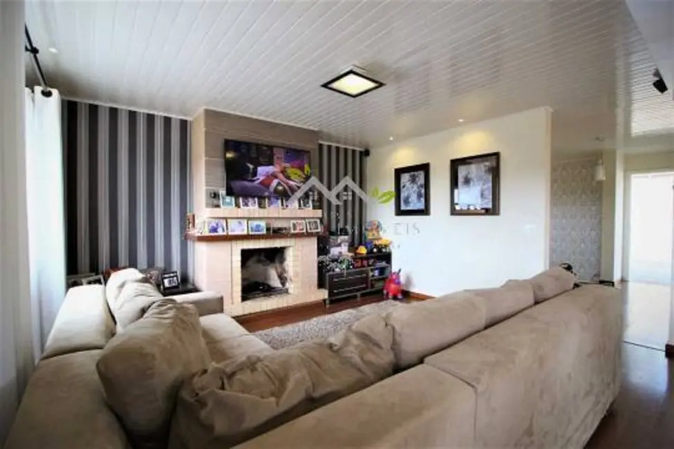 Foto 5 de Casa com 3 quartos à venda, 270m2 em Campos Do Jordao - SP