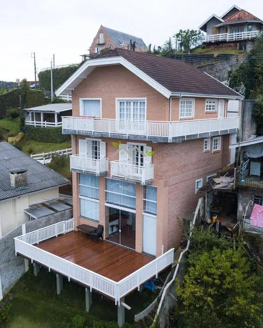 Foto 1 de Casa com 3 quartos à venda, 270m2 em Campos Do Jordao - SP