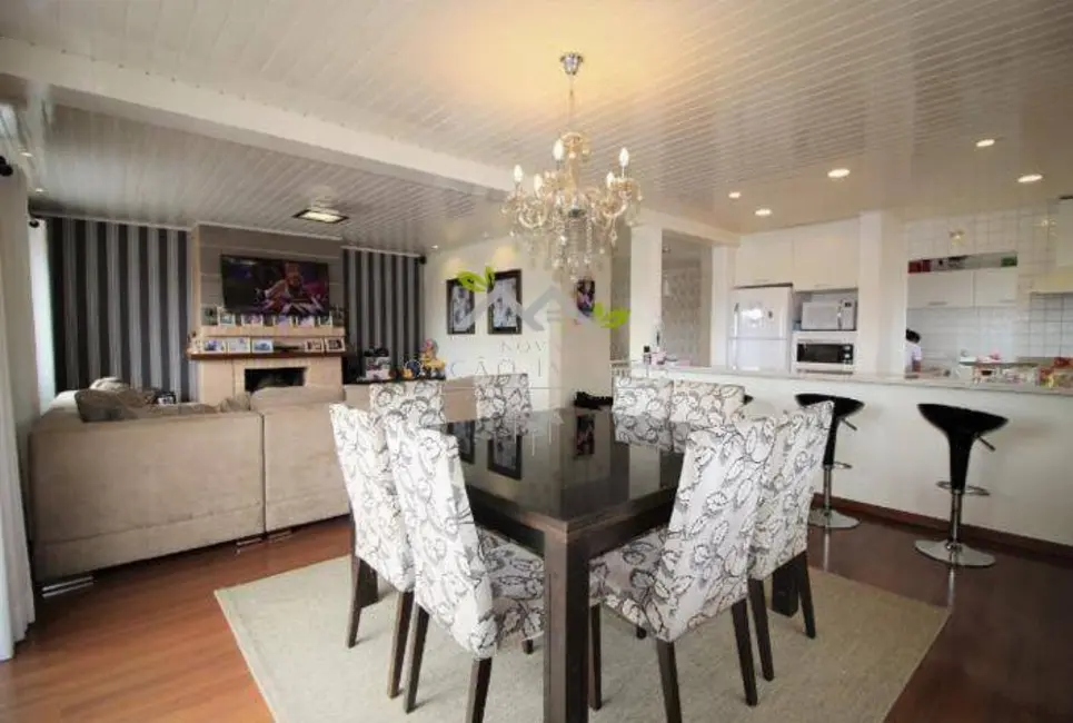 Foto 6 de Casa com 3 quartos à venda, 270m2 em Campos Do Jordao - SP