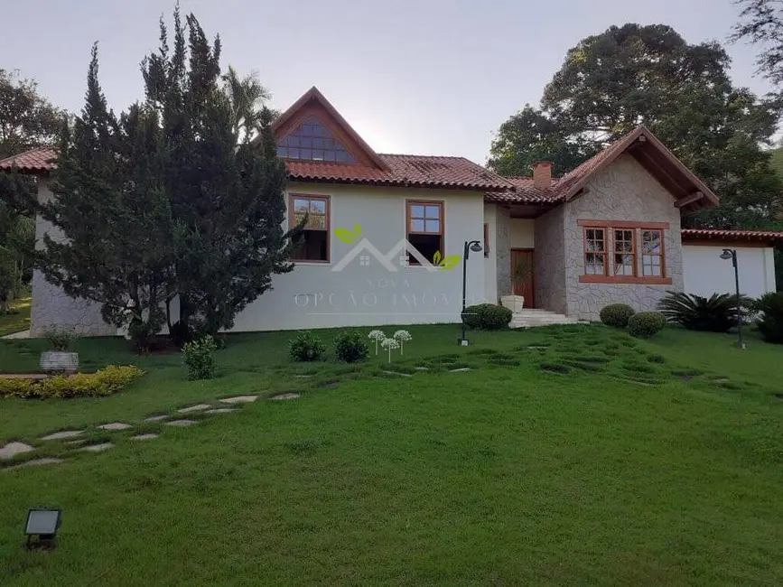 Foto 4 de Chácara com 3 quartos à venda, 209m2 em Brasopolis - MG