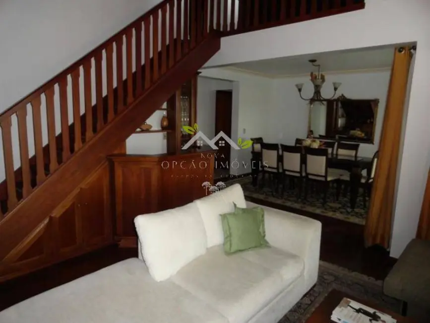 Apartamento com 5 quartos à venda, 298m2 em Campos Do Jordao - SP - imagem 9 Foto 9 de Apartamento com 5 quartos à venda, 298m2 em Campos Do Jordao - SP