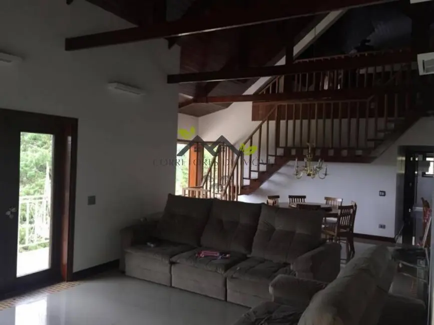 Foto 6 de Casa com 3 quartos à venda, 435m2 em Campos Do Jordao - SP