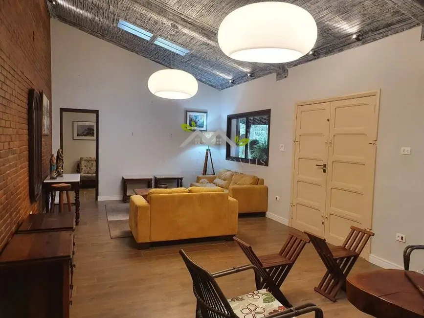 Foto 9 de Casa com 3 quartos à venda e para alugar, 273m2 em Santo Antonio Do Pinhal - SP