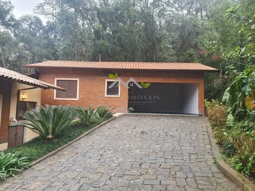 Foto 2 de Casa com 3 quartos à venda e para alugar, 273m2 em Santo Antonio Do Pinhal - SP