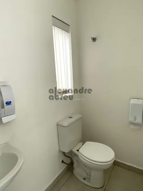 Sala Comercial para alugar, 134m2 em Itaim Bibi, São Paulo - SP - imagem 8 Foto 8 de Sala Comercial para alugar, 134m2 em Itaim Bibi, São Paulo - SP