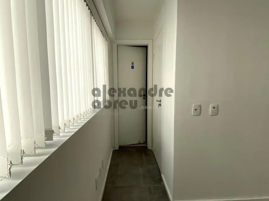 Sala Comercial para alugar, 134m2 em Itaim Bibi, São Paulo - SP - imagem 7 Foto 7 de Sala Comercial para alugar, 134m2 em Itaim Bibi, São Paulo - SP