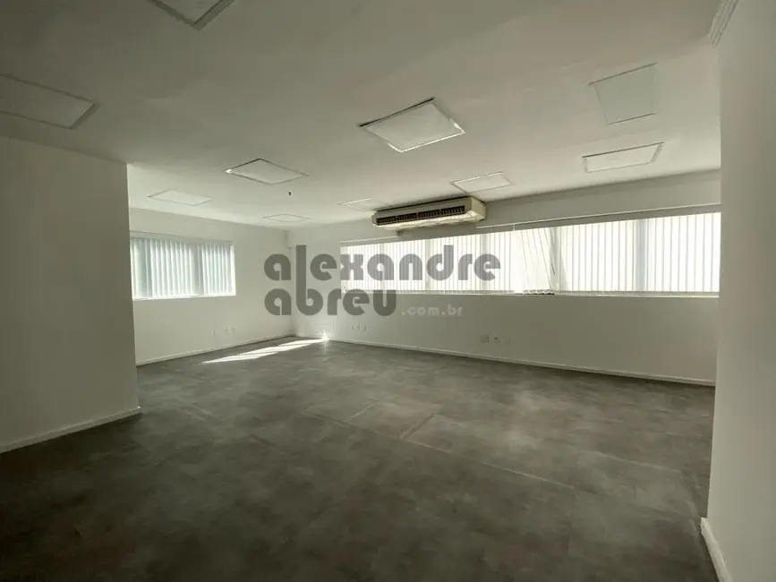 Sala Comercial para alugar, 134m2 em Itaim Bibi, São Paulo - SP - imagem 4 Foto 4 de Sala Comercial para alugar, 134m2 em Itaim Bibi, São Paulo - SP