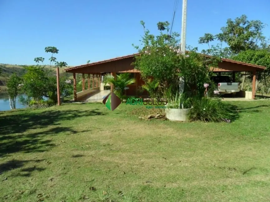 Foto 1 de Fazenda / Haras à venda, 121m2 em Luziania - GO