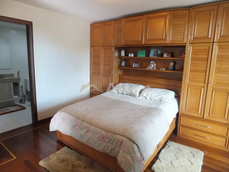 Foto 9 de Apartamento com 3 quartos à venda, 225m2 em Alto, Teresopolis - RJ