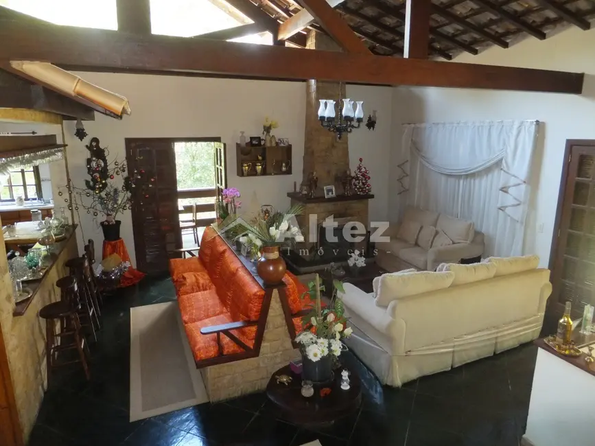 Casa com 3 quartos à venda, 850m2 em Parque do Imbui, Teresopolis - RJ - imagem 4 Foto 4 de Casa com 3 quartos à venda, 850m2 em Parque do Imbui, Teresopolis - RJ