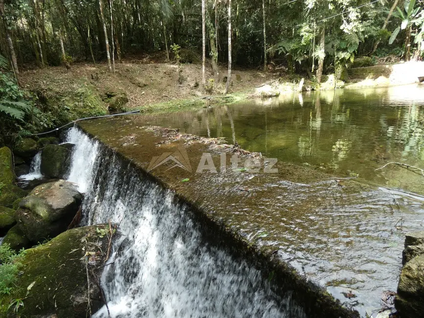Sítio / Rancho com 7 quartos à venda, 5000m2 em Albuquerque, Teresopolis - RJ - imagem 4 Foto 4 de Sítio / Rancho com 7 quartos à venda, 5000m2 em Albuquerque, Teresopolis - RJ