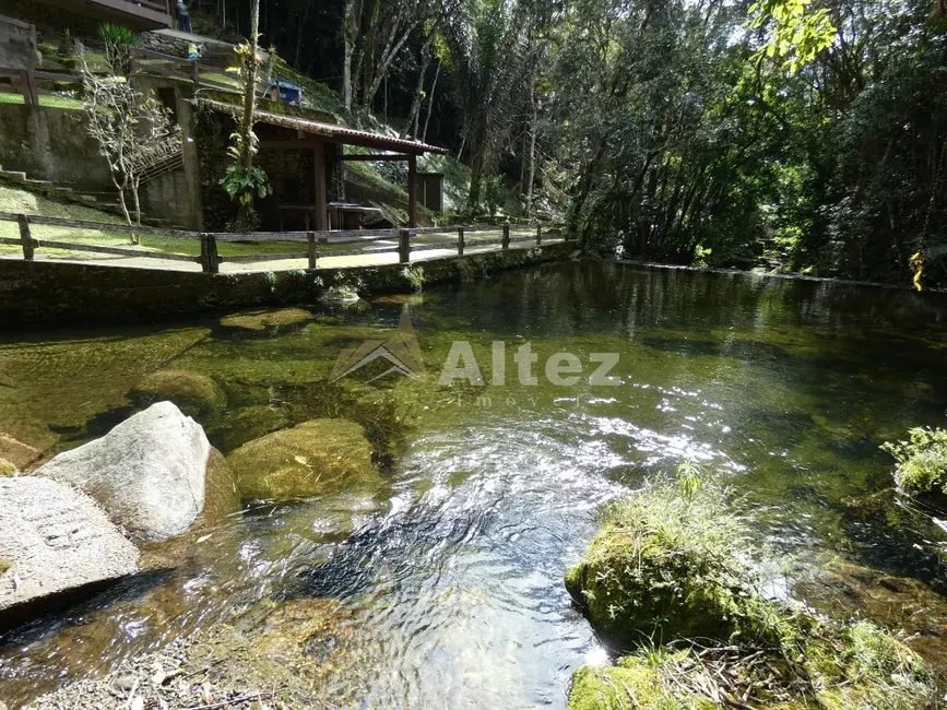Sítio / Rancho com 7 quartos à venda, 5000m2 em Albuquerque, Teresopolis - RJ - imagem 9 Foto 9 de Sítio / Rancho com 7 quartos à venda, 5000m2 em Albuquerque, Teresopolis - RJ