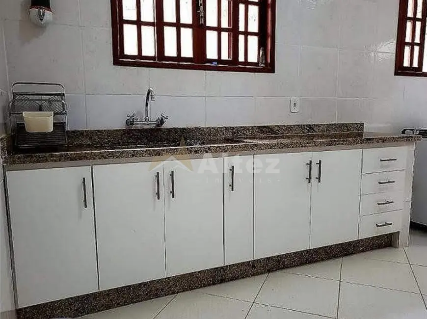 Casa com 3 quartos à venda, 208m2 em Albuquerque, Teresopolis - RJ - imagem 8 Foto 8 de Casa com 3 quartos à venda, 208m2 em Albuquerque, Teresopolis - RJ