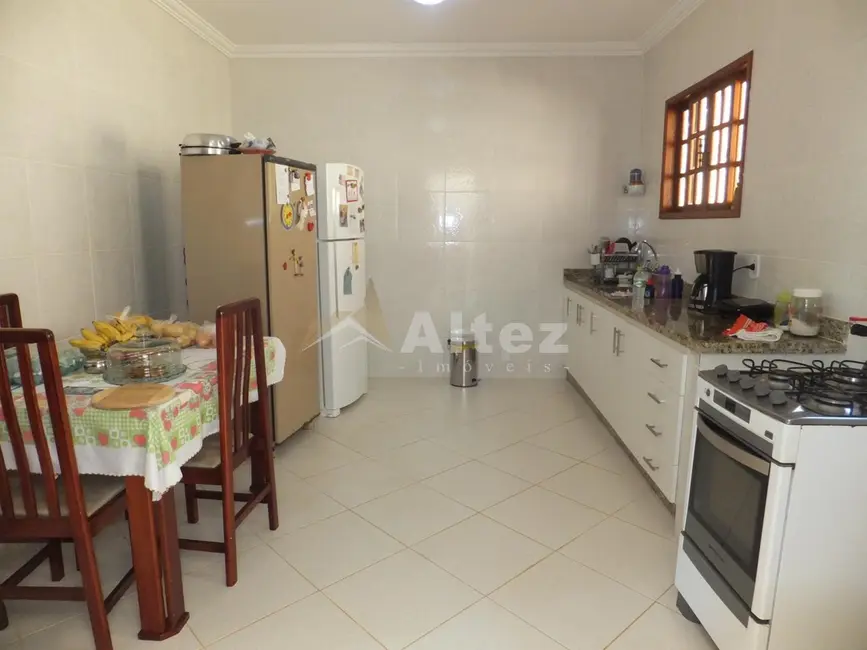 Casa com 3 quartos à venda, 208m2 em Albuquerque, Teresopolis - RJ - imagem 6 Foto 6 de Casa com 3 quartos à venda, 208m2 em Albuquerque, Teresopolis - RJ