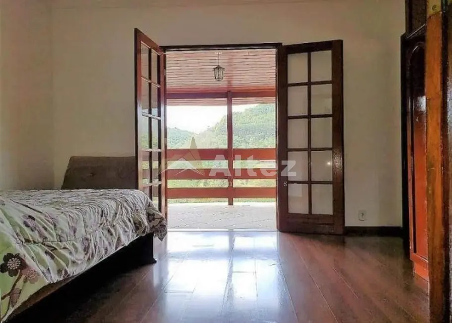 Casa com 3 quartos à venda, 208m2 em Albuquerque, Teresopolis - RJ - imagem 9 Foto 9 de Casa com 3 quartos à venda, 208m2 em Albuquerque, Teresopolis - RJ