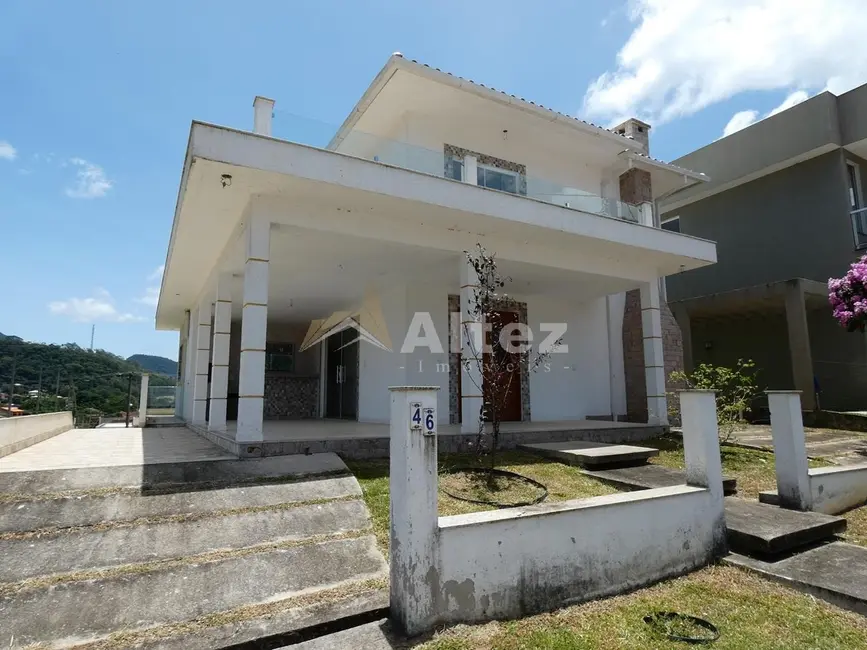 Foto 3 de Casa de Condomínio com 4 quartos à venda, 400m2 em Vargem Grande, Teresopolis - RJ