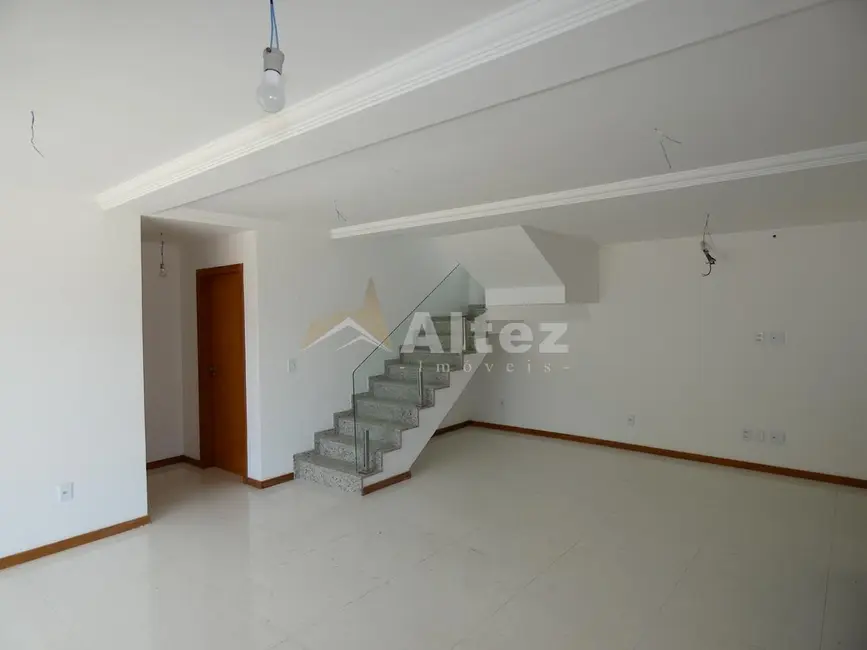 Foto 9 de Casa de Condomínio com 4 quartos à venda, 400m2 em Vargem Grande, Teresopolis - RJ