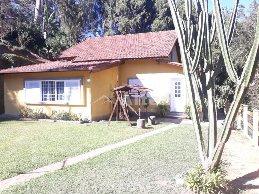 Casa com 3 quartos à venda, 1100m2 em Golfe, Teresopolis - RJ - imagem 2 Foto 2 de Casa com 3 quartos à venda, 1100m2 em Golfe, Teresopolis - RJ